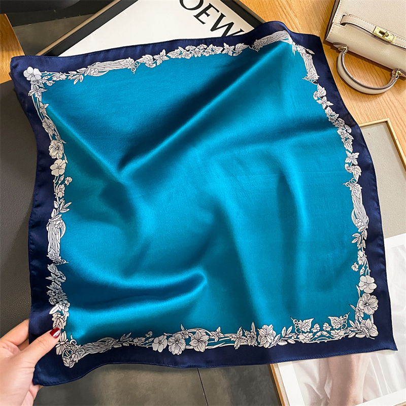 ผ้าพันคอขนาดเล็กพิมพ์ลายผู้หญิ - Ascot Neck Scarf บทวิจารณ์และราคา